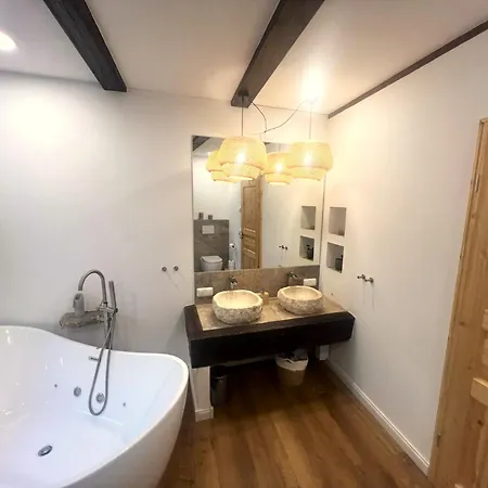 Nyaraló Am Hirtenturm, Anno 1397, Auf Der Quelle Der Ahr *