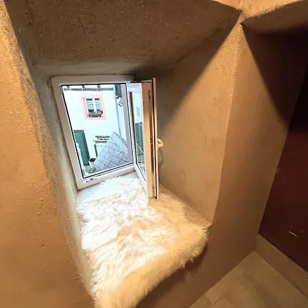 Am Hirtenturm, Anno 1397, Auf Der Quelle Der Ahr Nyaraló *