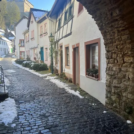 Am Hirtenturm, Anno 1397, Auf Der Quelle Der Ahr Nyaraló