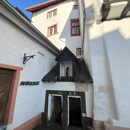 Nyaraló Am Hirtenturm, Anno 1397, Auf Der Quelle Der Ahr *