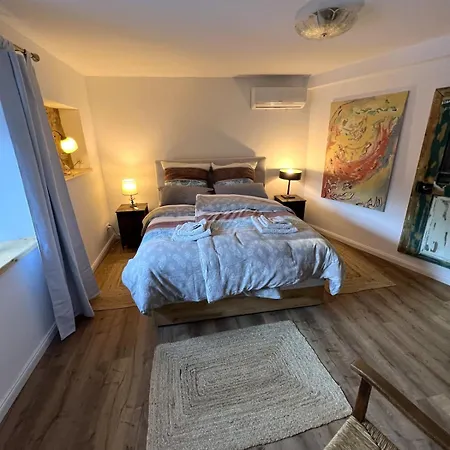 Am Hirtenturm, Anno 1397, Auf Der Quelle Der Ahr Nyaraló *