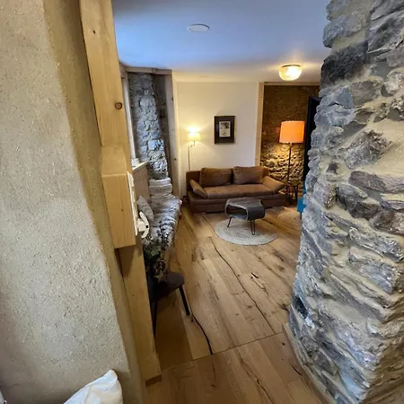 Nyaraló Am Hirtenturm, Anno 1397, Auf Der Quelle Der Ahr *