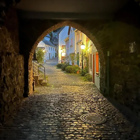 Nyaraló Am Hirtenturm, Anno 1397, Auf Der Quelle Der Ahr