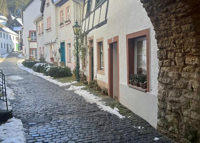 Am Hirtenturm, Anno 1397, Auf Der Quelle Der Ahr بيت للعطل